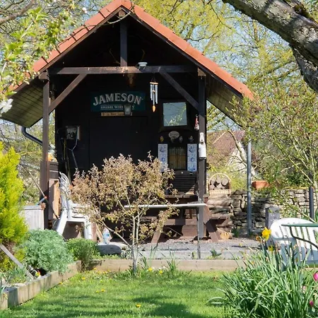 Manoir Le Refuge Bed & Breakfast