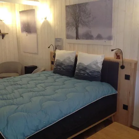 Manoir Le Refuge Bed & Breakfast